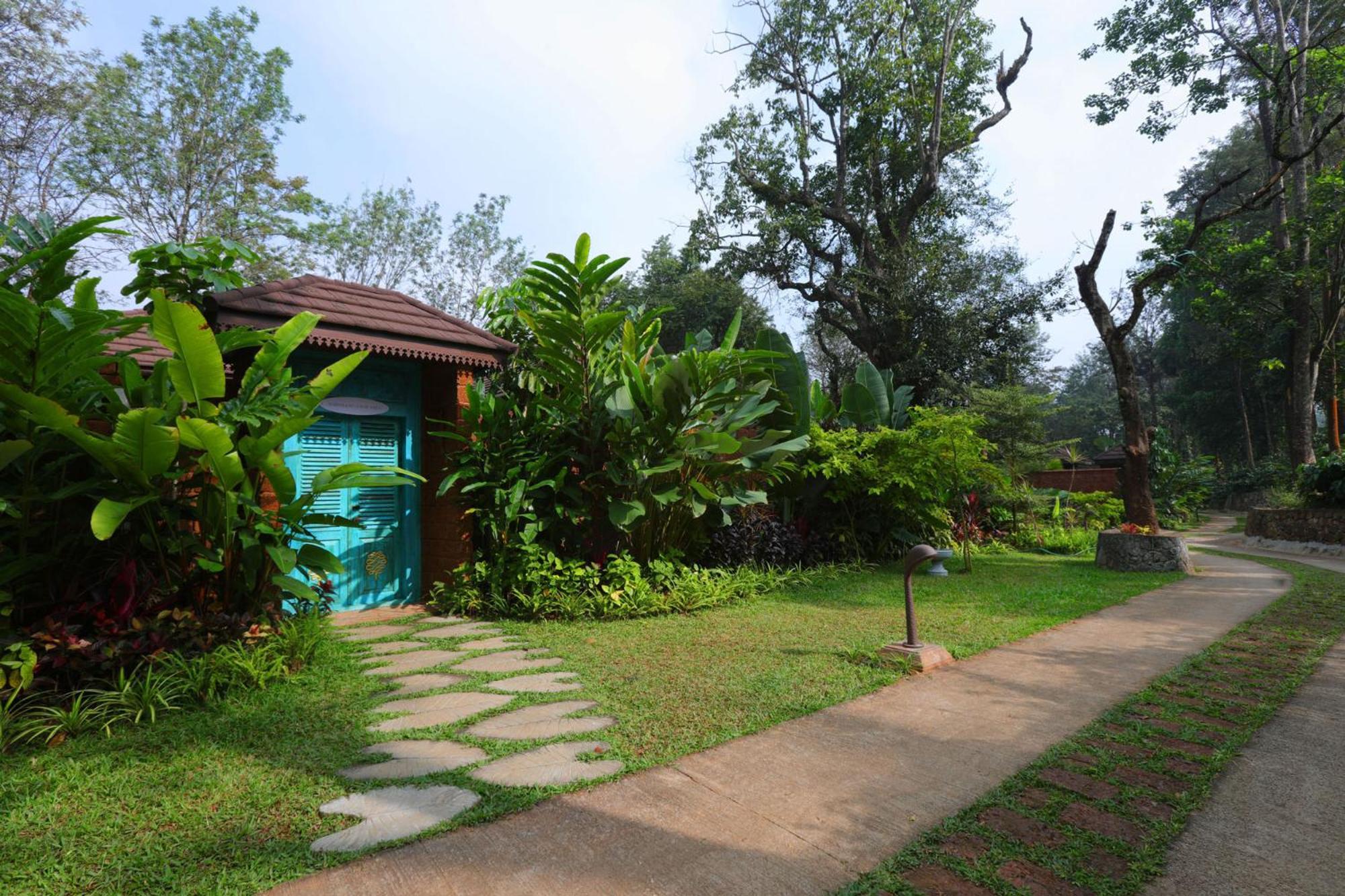 Timbertales Luxury Resort Coorg Madikeri Bagian luar foto