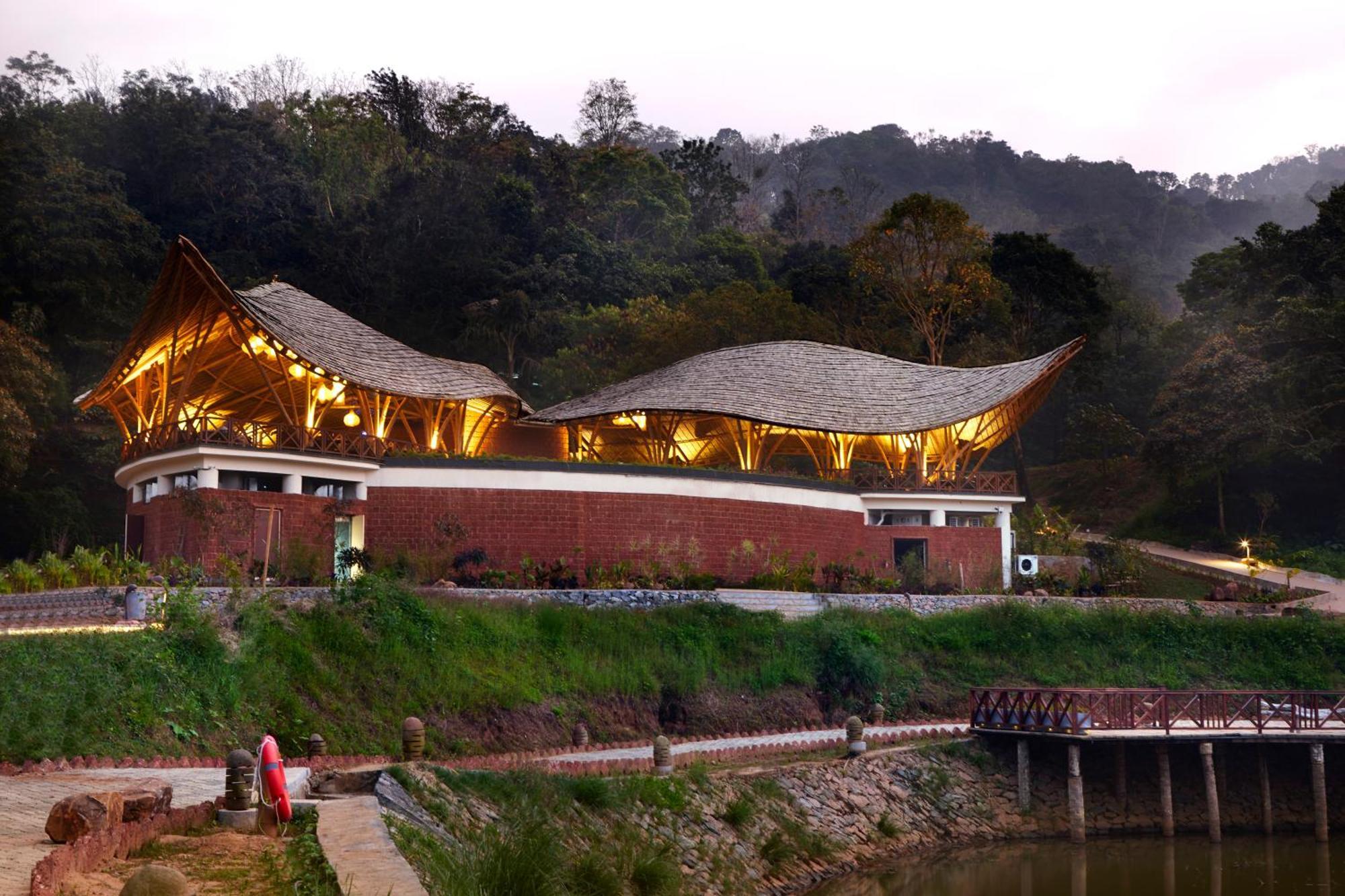 Timbertales Luxury Resort Coorg Madikeri Bagian luar foto